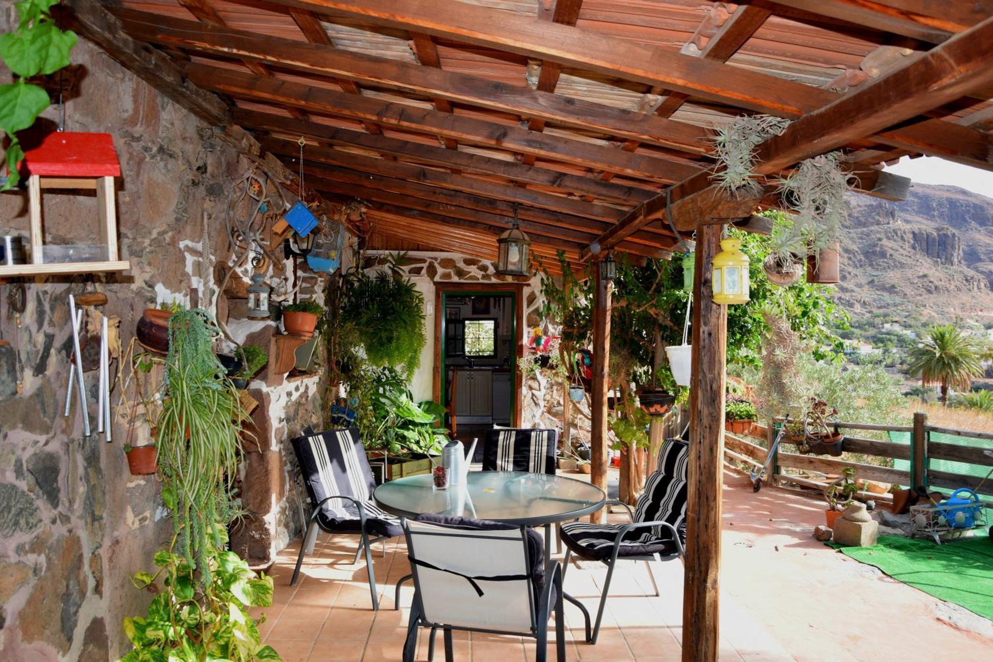 La Casa De Pinos * Temisas